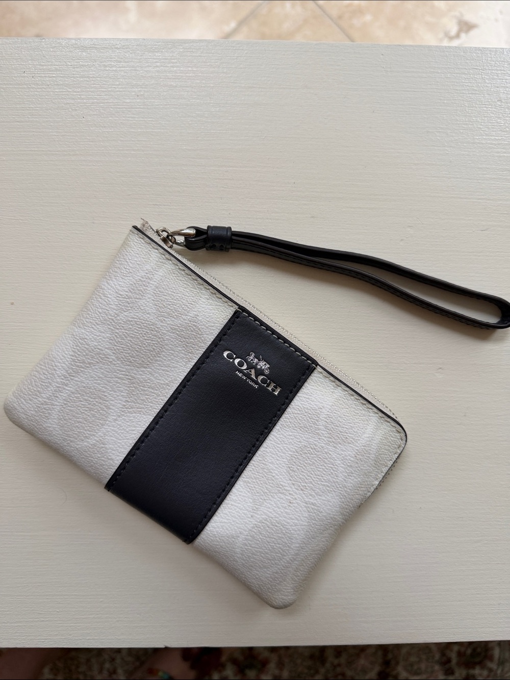 FREE COACH Wristlet